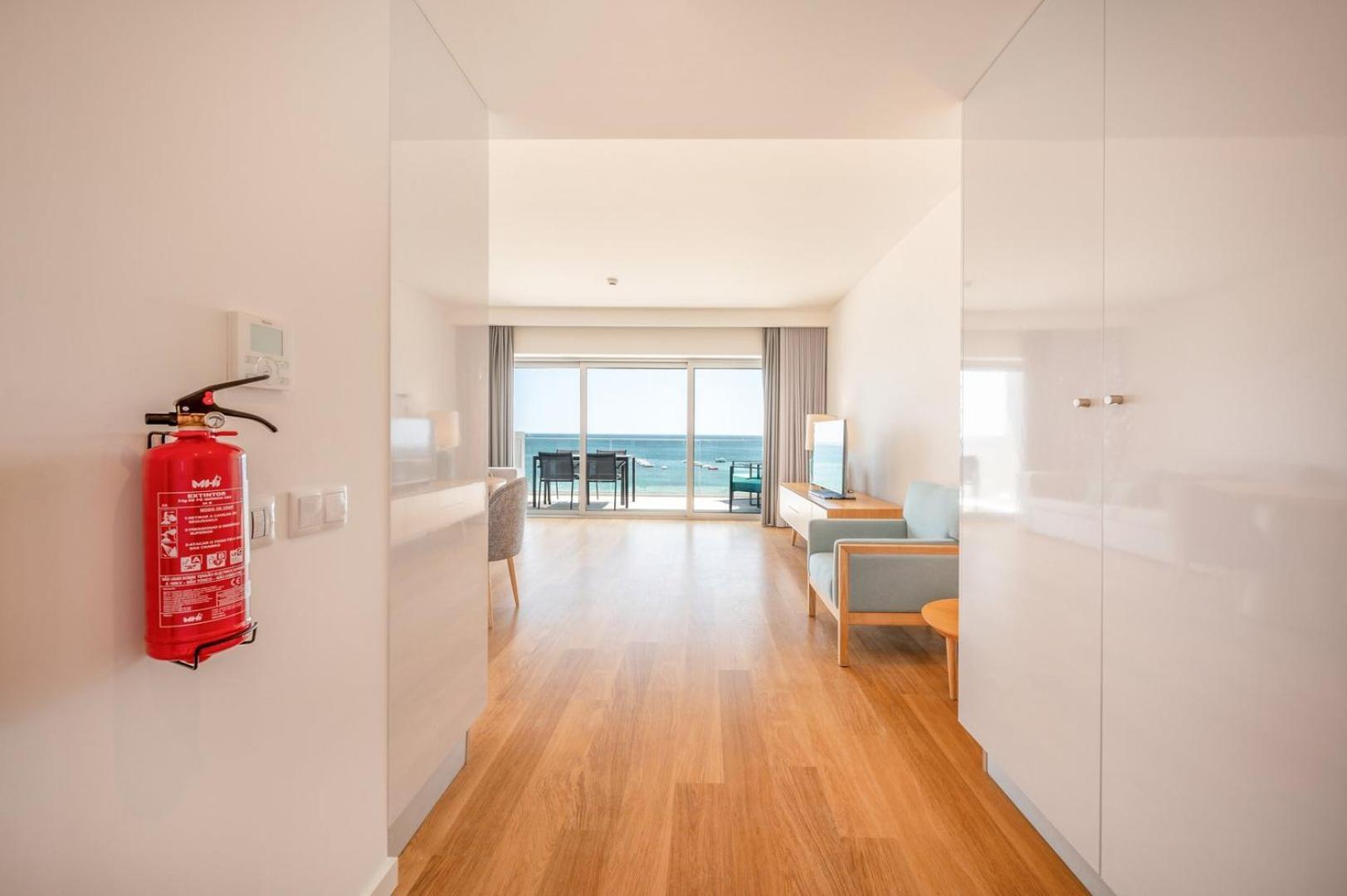 Guestready - Beachfront Naufrago'S Retreat 2 เซซิมบรา ภายนอก รูปภาพ